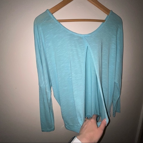 Zella Keyhole Open Back Long Sleeve Tee Women’s Size Extra Small - Picture 9 of 11